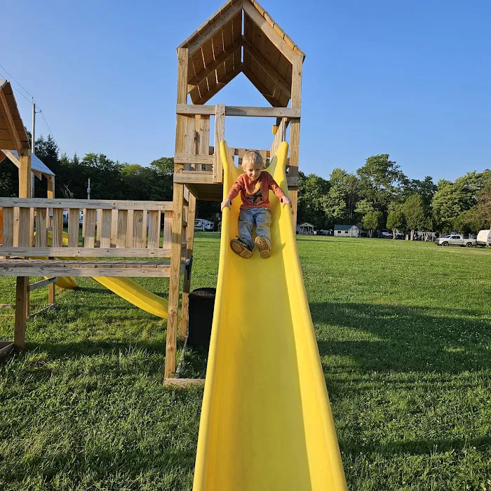 Crazy Acres Campground at Beaver Spring Lake Picture 8