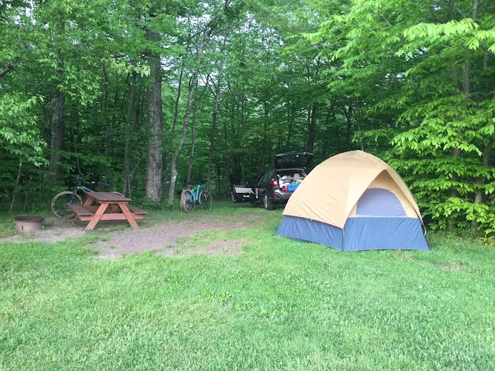 Hunter Lake Campgrounds Picture 3