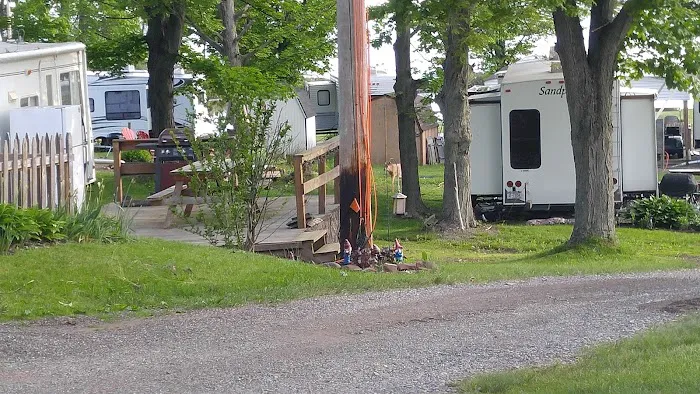 Hughes Marina & Campground Picture 5