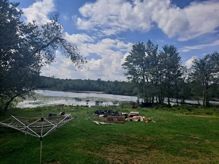 Charlies Lakeside Colony Picture 10