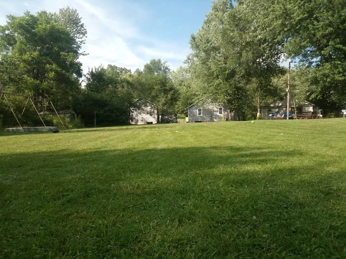 Charlies Lakeside Colony Picture 1