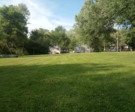 Charlies Lakeside Colony