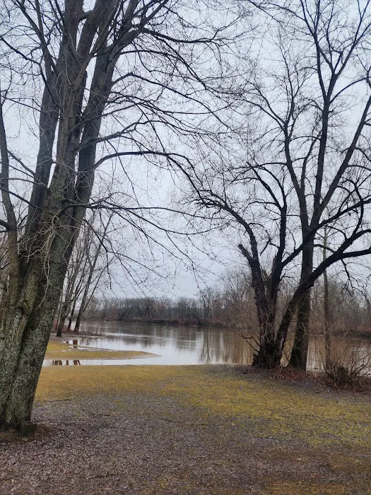 Riverbend East Campground Picture 7