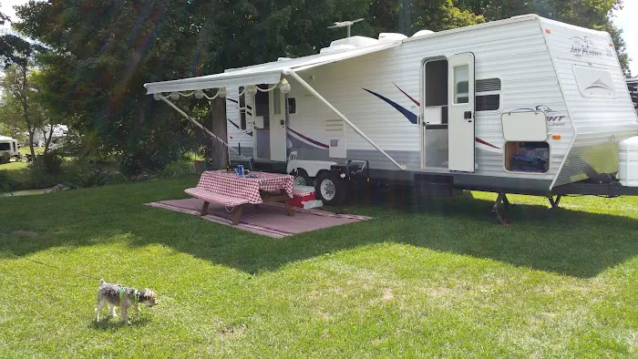 Riverbend East Campground Picture 3