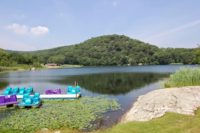 West Point FMWR Round Pond Outdoor Recreation Area Picture 3