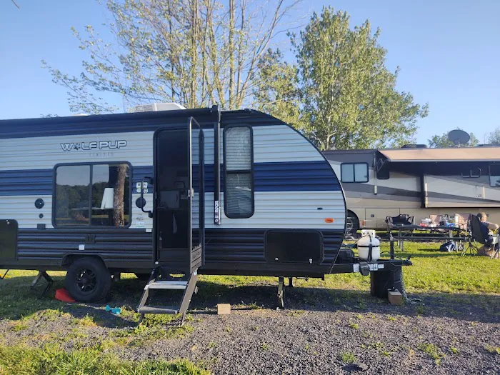 Hide-A-Way Campsites Picture 10