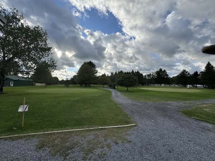 Streamside RV Park and Golf Course Picture 10