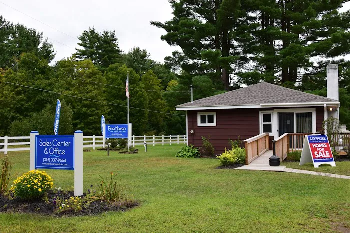 Pine Haven Manufactured Home Community Picture 4