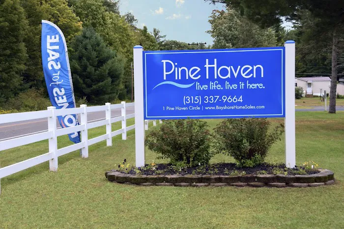 Pine Haven Manufactured Home Community Picture 3