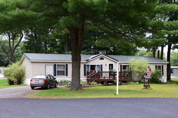 Pine Haven Manufactured Home Community Picture 9