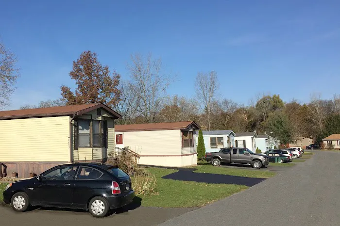 Silver Stream Village Manufactured Home Community Picture 4