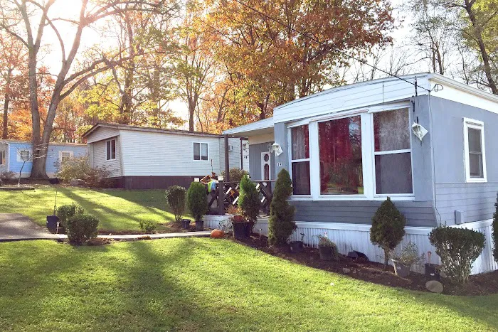 Silver Stream Village Manufactured Home Community Picture 3
