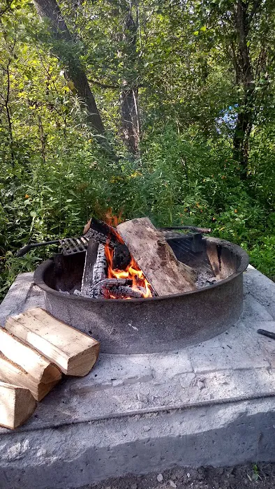 Thompson's Lake Campground Picture 7