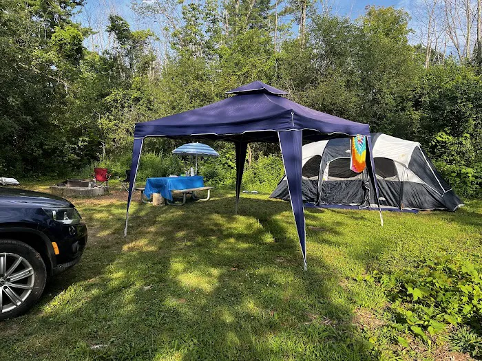 Thompson's Lake Campground Picture 9