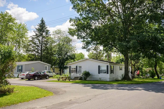 Rolling Hills Mobile Home Park Picture 3