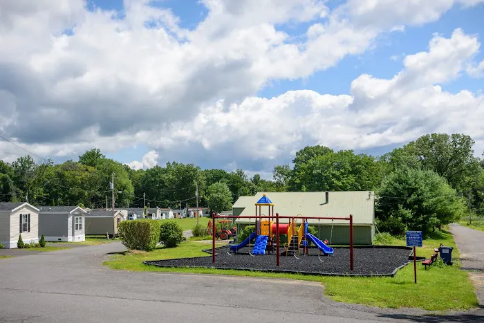 Rolling Hills Mobile Home Park Picture 8