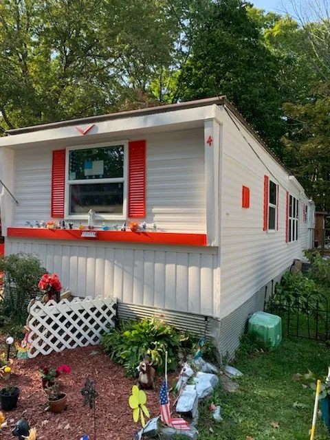 Pine Haven Mobile Home Community Picture 8
