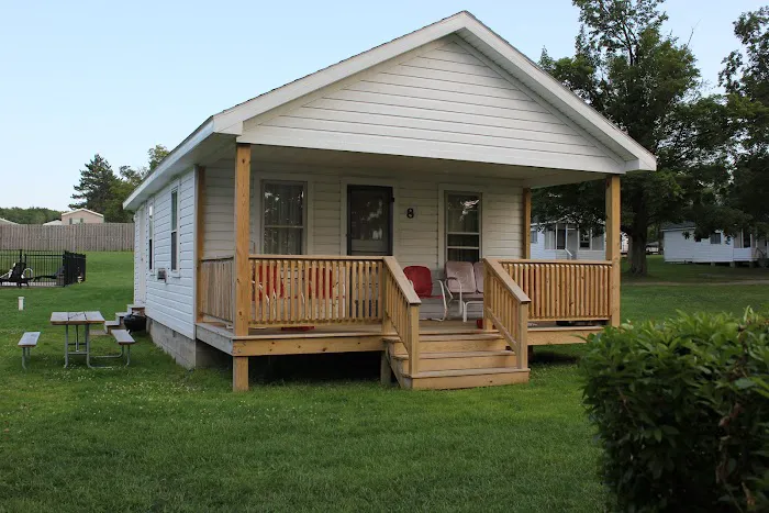 Sunset Park RV & Cabins Picture 7