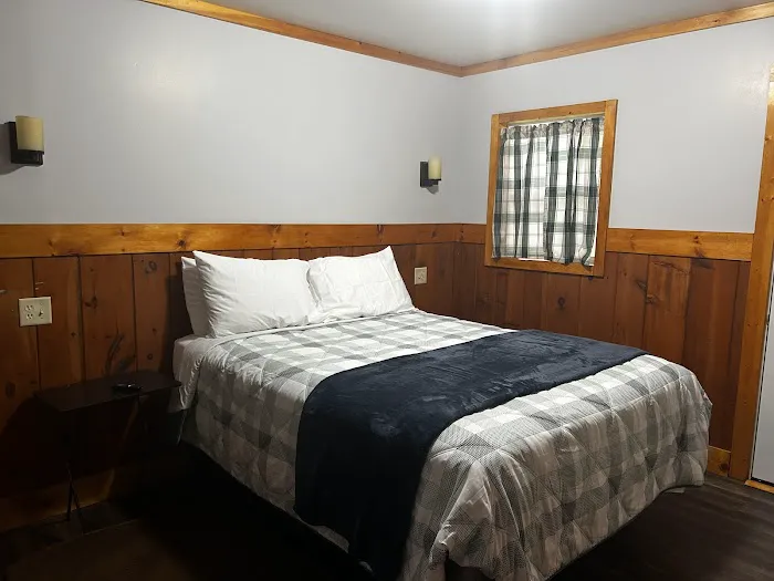 Sunset Park RV & Cabins Picture 5