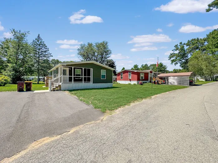 Loughberry Mobile Home Park Picture 3