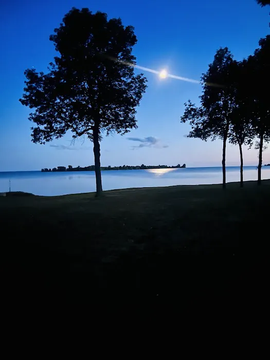 Ontario Shores and Marina (RV Park) Picture 2