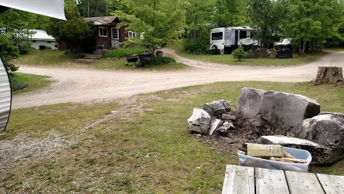 Howell's Camping Area Picture 8