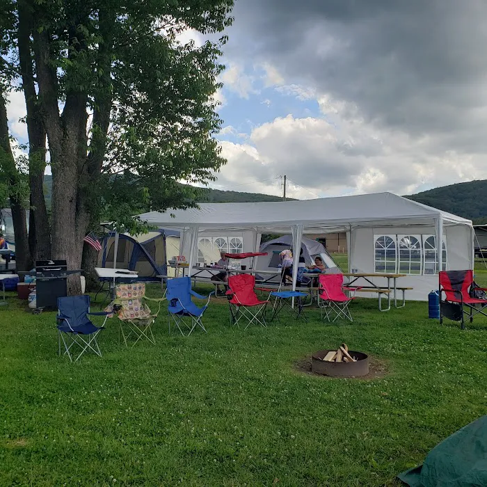 Lone Oak Campsites Picture 9