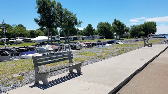 Island Shadows Mobile Home Park Picture 1