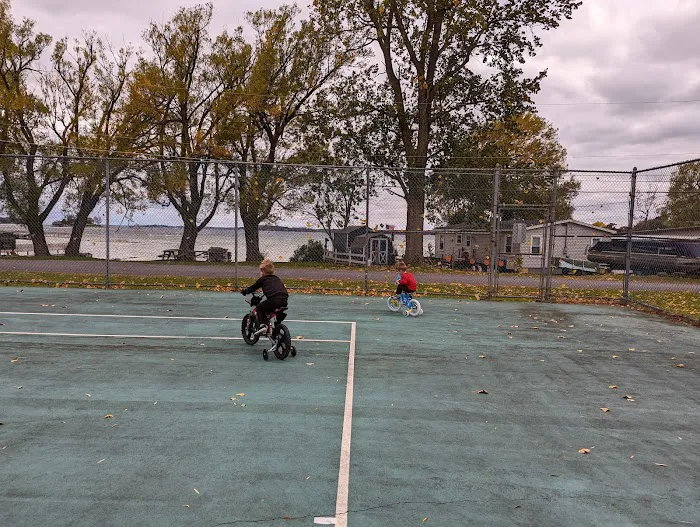 Fishers Point Mobile Park Picture 4