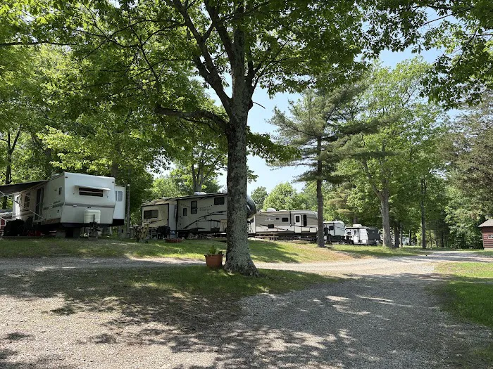 Back Bay Campground & Cottages Picture 10