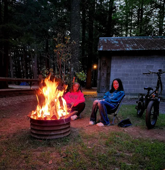 Crown Point Camping Area Picture 10