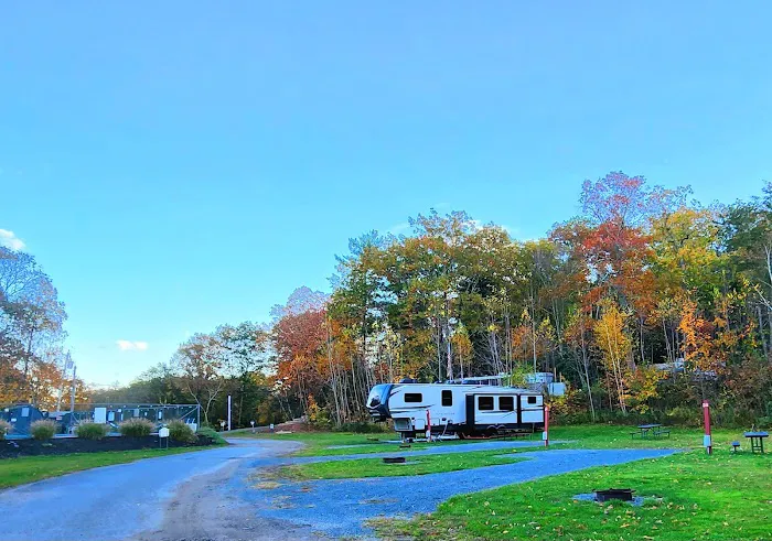 Pioneer Valley RV Campground Picture 7