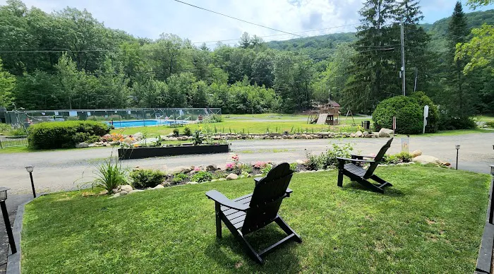 Pioneer Valley RV Campground Picture 6