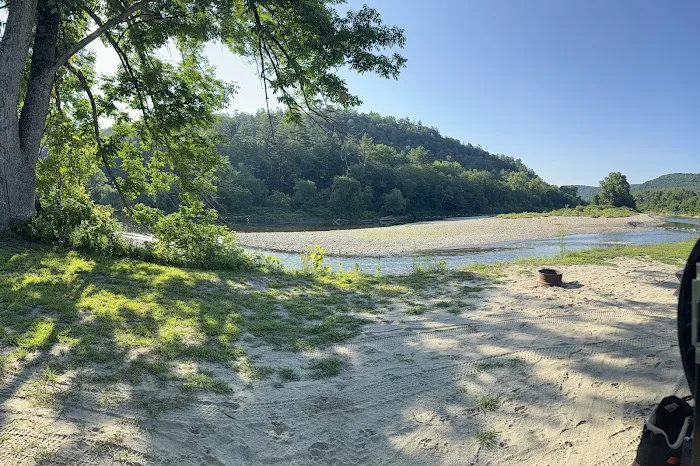 Henderson’s hide-a-way campground Picture 6