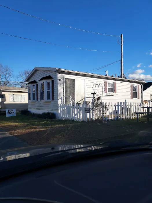 Boston Rd. Mobilehome Park Picture 4