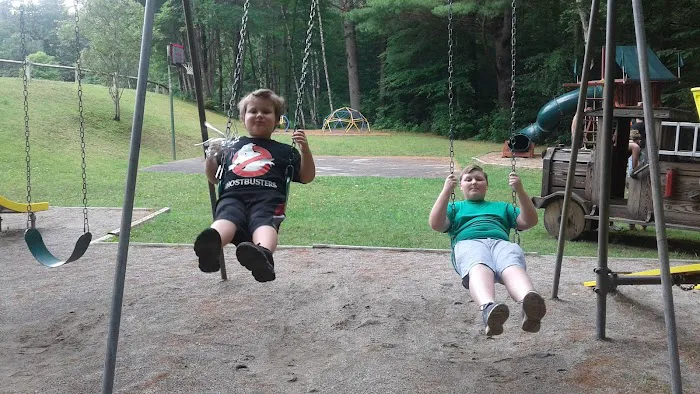 Hidden Pond Campsite Picture 6