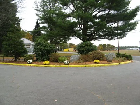 Leisure Woods Mobile Home Park Picture 1