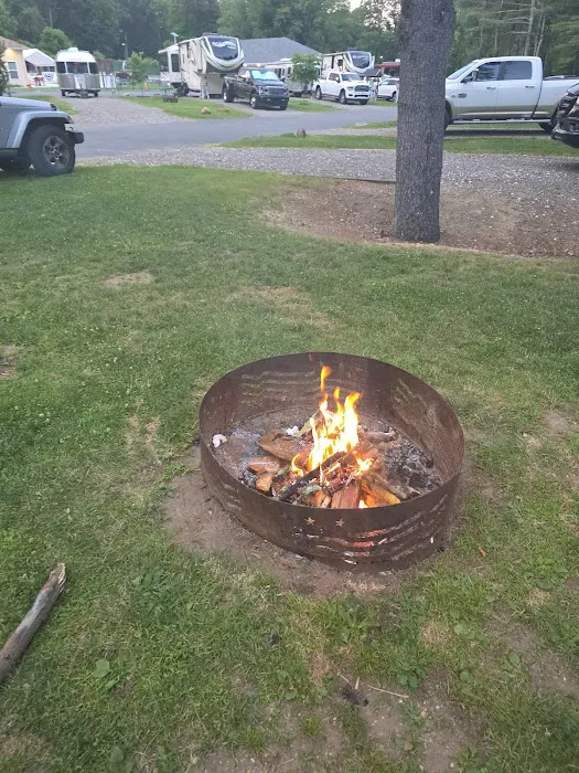 Pine lake campground Picture 9