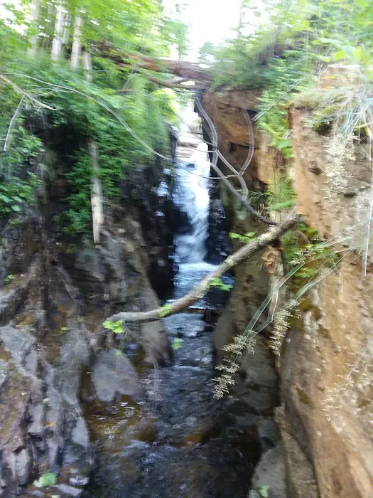 Green Acres By the Brook Picture 8