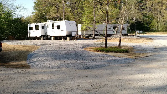 Cozy Pond Camping Resort Picture 4