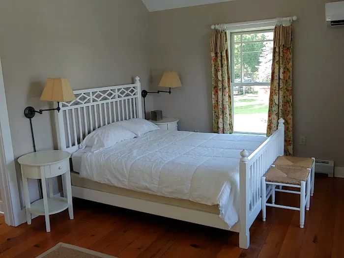 Waterhouses: Lodging, Campground & Marina Picture 2
