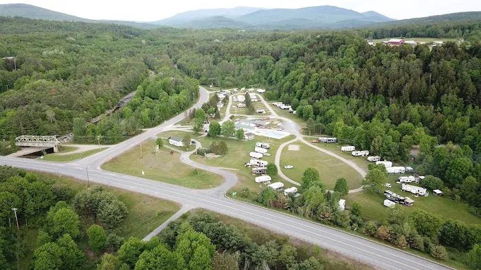 Twin River Campground & Cottages Picture 3