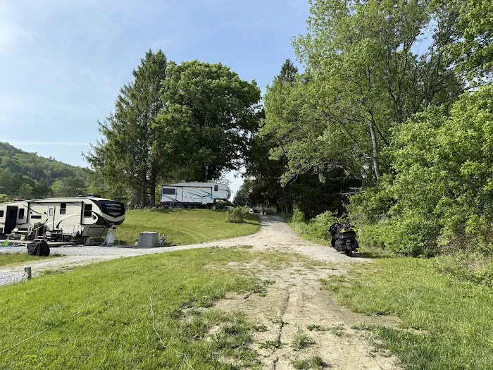Meadowcrest Campground Picture 4