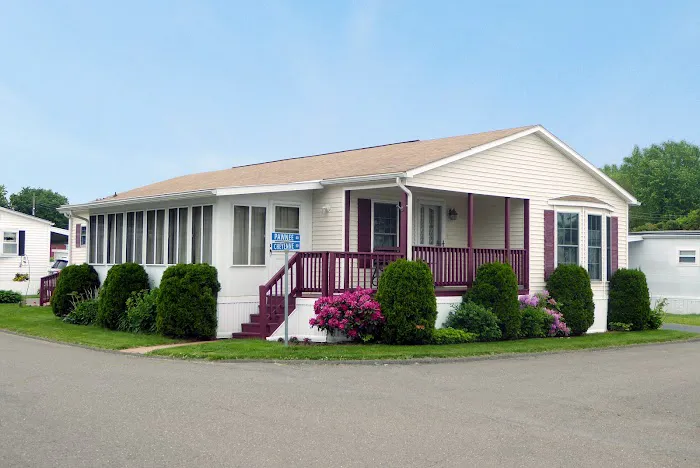 Rivermead Point North / South Manufactured Home Community Picture 8