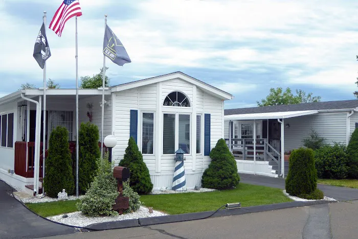 Rivermead Point North / South Manufactured Home Community Picture 3