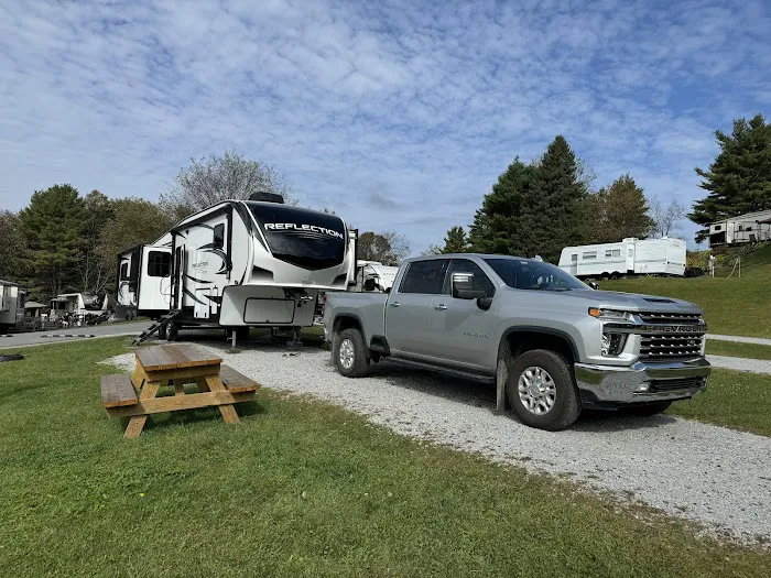 Sugar Ridge RV Village-Campground Picture 5