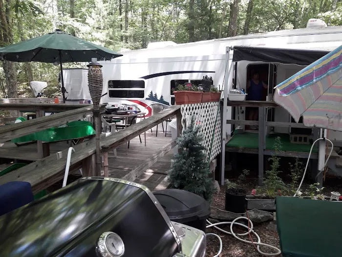 Holiday Acres Camp Grounds Picture 7