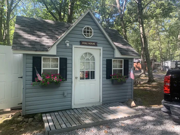Holiday Acres Camp Grounds Picture 9