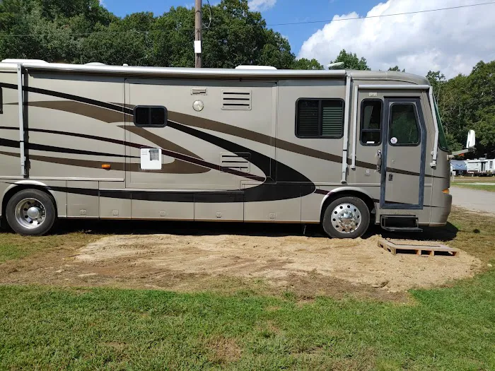 Holiday Acres Camp Grounds Picture 1