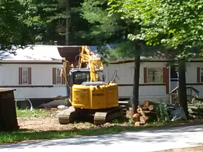 Interlakes Mobile Home Park Picture 8